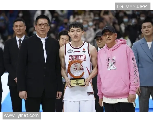 吴前:从篮球场上的闪耀明星到青年运动员的榜样之路 吴前:从篮球场上的闪耀明星到青年运动员的榜样之路