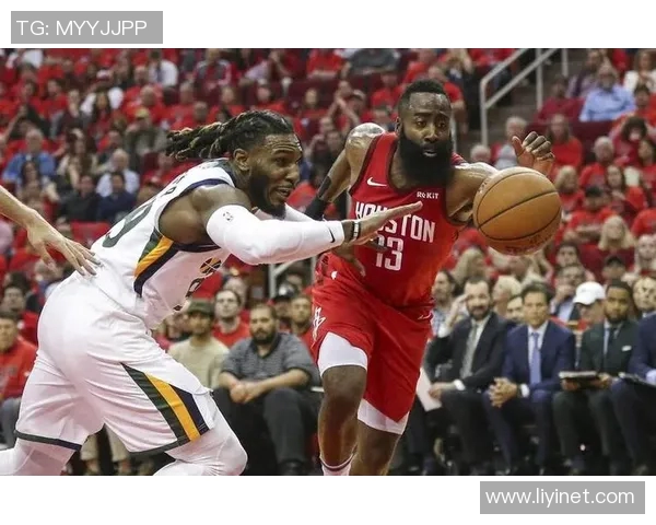 火箭队与活塞队激战正酣谁能在这场对决中笑到最后