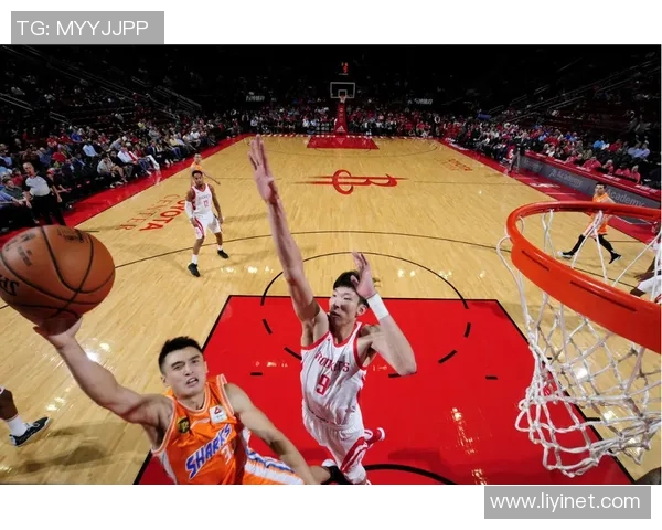 上海男篮与火箭精彩对决录像回顾全场精彩瞬间与战术分析 上海男篮与火箭精彩对决录像回顾全场精彩瞬间与战术分析